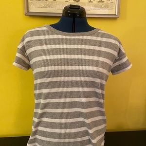 Mountain Hardwear breathable tee